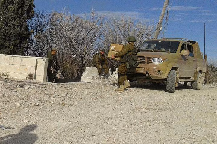 Bat ngo: Nga tung o to UAZ Patriot gan sung sang Syria