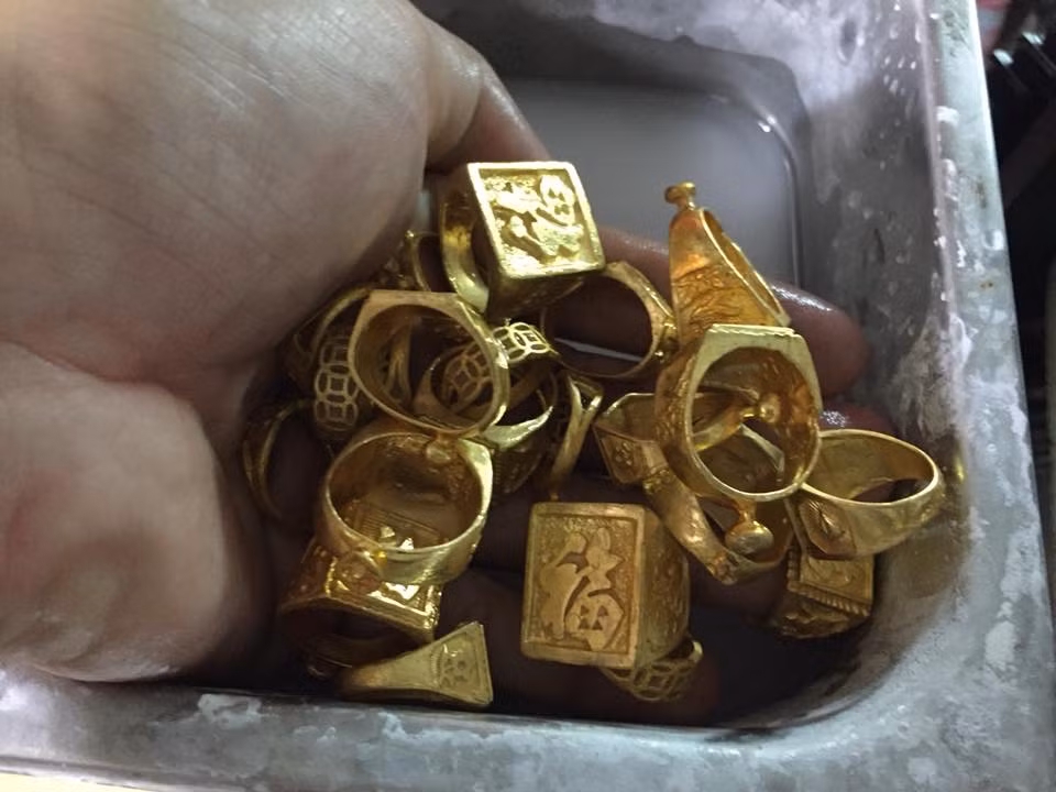 Người đến nhận là chủ số vàng này tên H., cùng huyện Tuy Phước.
