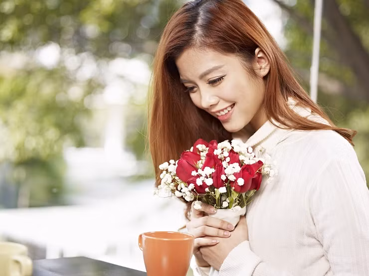 Tuổi Tý: Trong 12 con giáp, những nàng tuổi Tý luôn có tính cách vô cùng hoạt bát, mạnh dạn nên thường xuyên muốn nếm trải và khám phá những điều mới mẻ thú vị. Nhưng họ lại là người thích dựa dẫm, ỷ lại vào đối phương, luôn mong muốn người mình yêu che chở, bảo vệ và yêu thương mình.