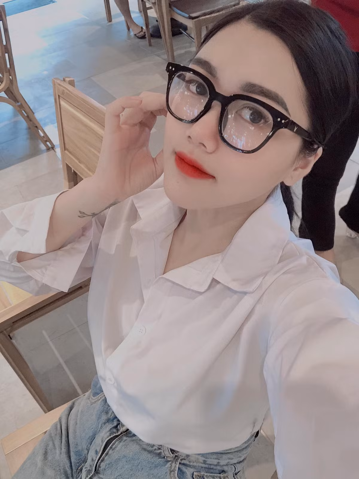 Thành công bước đâu nhờ giảm cân thành công của cô gái Hải Dương chính là sự tự tin, cô nàng thoả thích diện những bộ cánh điệu đà và ngày càng trở nên xinh đẹp.