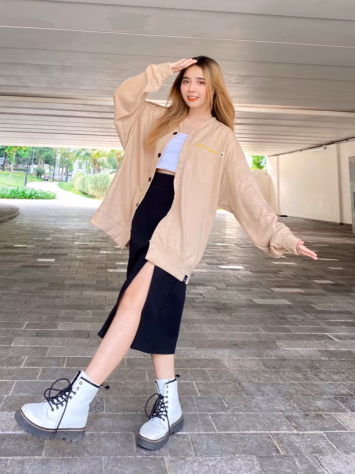 Sở hữu gương mặt bầu bĩnh, vẻ đẹp trong trẻo như nàng thơ cùng khả năng nhảy, múa, diễn xuất, Cindy là chủ sở hữu của kênh TikTok với hơn 12 triệu follower.