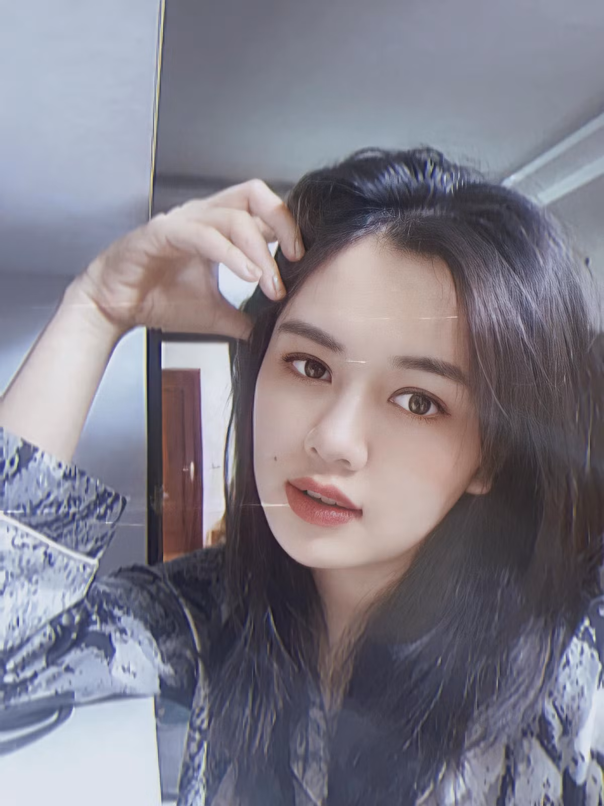 Được biết, Quế Ngọc Hải quen bà xã trong một lần tình cờ tới trường và đã bị "cảm nắng" cô ngay từ cái nhìn đầu tiên.