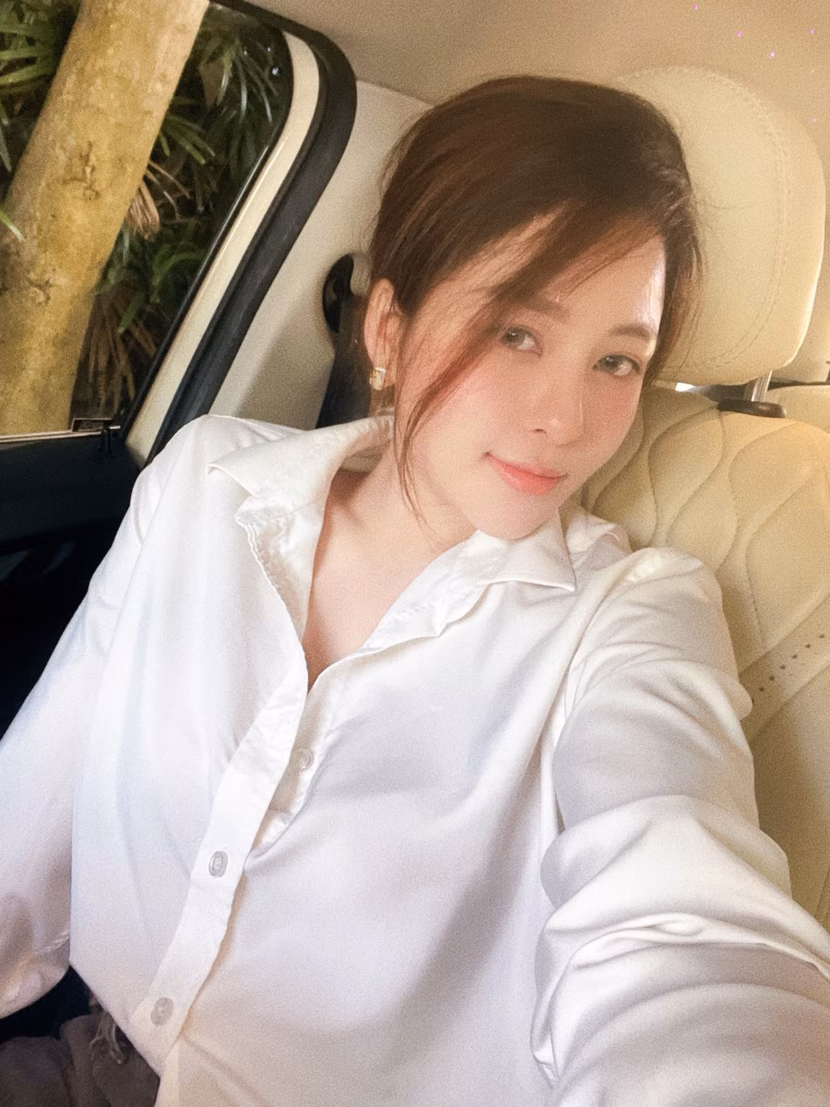 Dù chuyện ồn ào về "clip nóng" đã trôi qua từ lâu, nhưng cuộc sống của hot girl Trâm Anh hiện tại vẫn nhận được sự quan tâm.