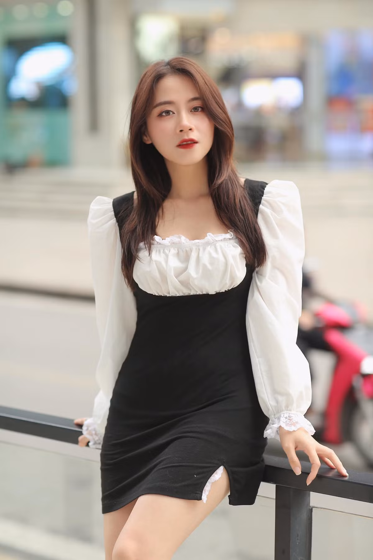 Cô cũng tham gia diễn xuất cho các Video Viral của nhiều công ty truyền thông lớn.