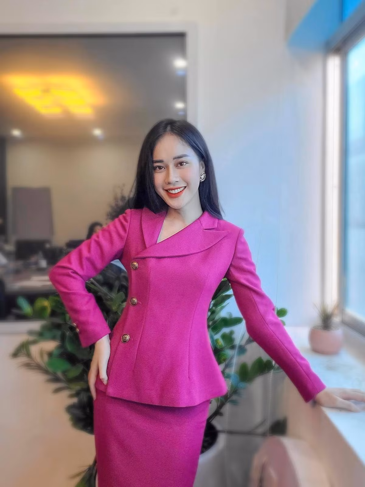 Như vậy, sau MC Phương Thảo, Mai Phương chính là MC xinh đẹp tiếp theo của VTV tiết lộ là "hoa đã có chủ".