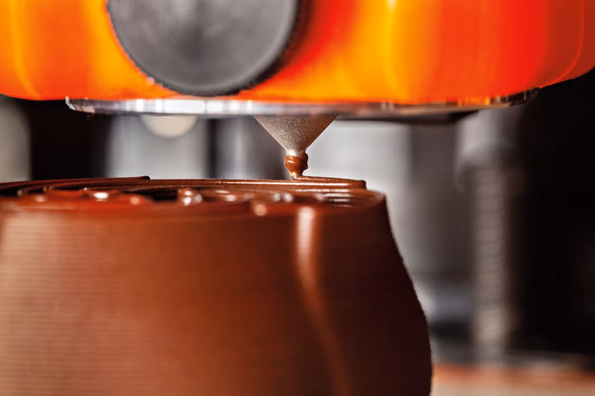 Cocoa Press có chức năng y như những máy in 3D hiện nay, nhưng thay vì phun ra nhựa thì nó sẽ phun ra sôcôla được chế biến bằng công thức đặc biệt. Nếu muốn, người dùng vẫn có thể tự tạo ra công thức sôcôla của riêng mình.