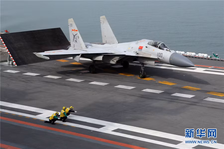 Vụ tai nạn khiến một phi công kỳ cựu của Hải quân Trung Quốc thiệt mạng. "Khi Zhang Chao đang lái chiếc máy bay và tập hạ cánh vào ngày 27/4 vừa qua, anh đã phát hiện có hư hỏng trong hệ thống điện tử điều khiển bay”, CNR cho biết, nói thêm rằng Zhang đã cố cứu máy bay nhưng không thành công.