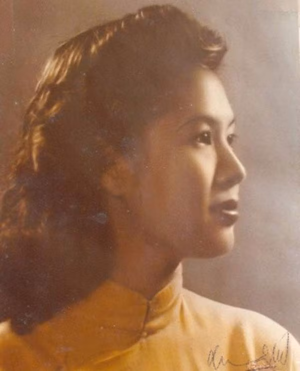 Thứ phi Mộng Điệp có ba người con với Bảo Đại.