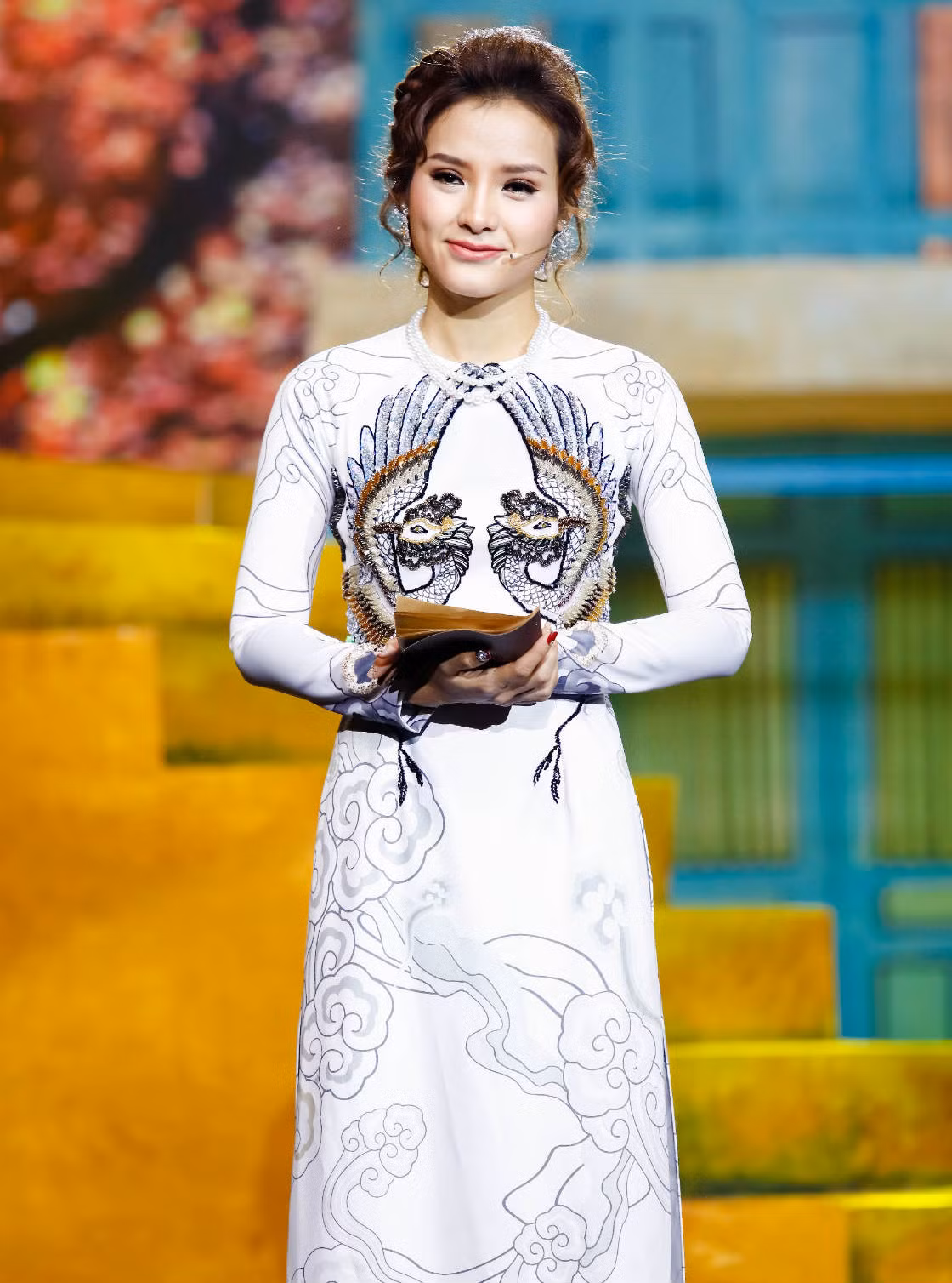 Phương Trinh Jolie tự nhận mình hồng nhan, bạc phận.
