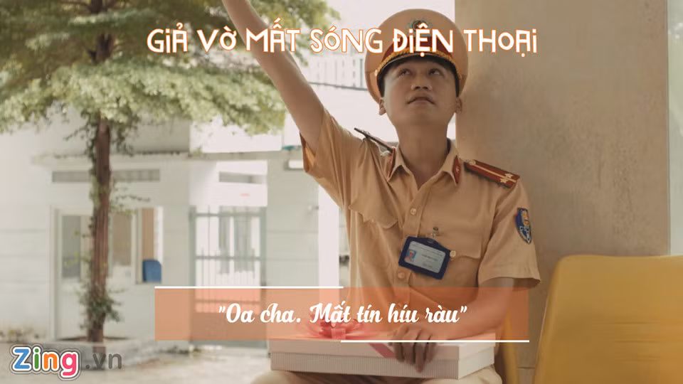 Khi "bơ", nói chuyện "phũ" rồi giải thích hết nước hết cái cũng không khiến đối phương ngừng theo đuổi mình, anh chàng đành phải giả mất tín hiệu điện thoại để rời khỏi cuộc trò chuyện. 