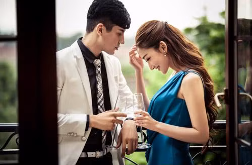 Đàn bà ngoại tình là đàn bà sai, đàn ông đừng dùng nắm đấm để trừng phạt vợ mình - Ảnh minh họa: Internet/ Đàn bà ngoại tình là đàn bà sai, đàn ông đừng dùng nắm đấm để trừng phạt vợ mình - Ảnh minh họa: Internet/