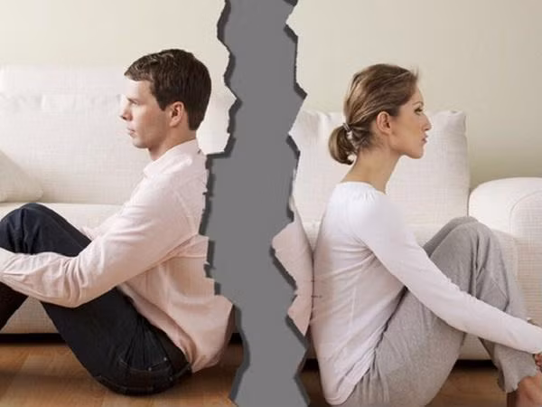 Đàn ông thường làm những điều này khi đã muốn ly hôn - Hình 2 Dan ong thuong lam nhung dieu nay khi da muon ly hon-Hinh-2