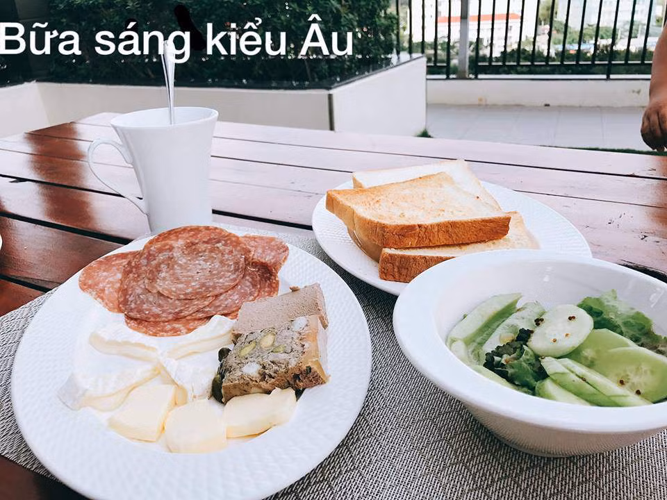 Cham 3 con nhung vo dam sang nao cung vao bep khien chong quen hang quan-Hinh-7
