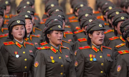 Các nữ quân nhân Quân đội Triều Tiên.