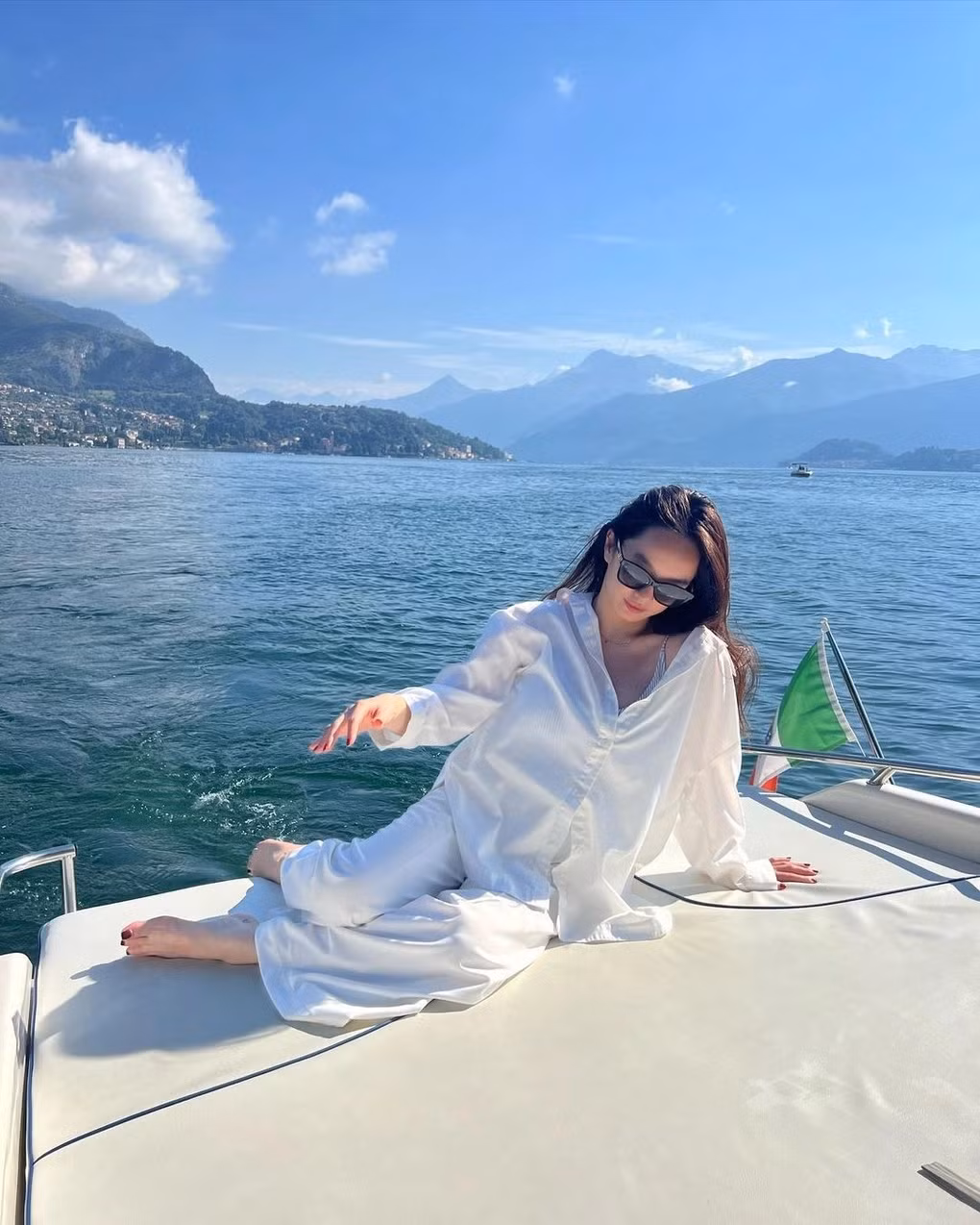 Kaity Nguyễn nói cuộc sống tuổi 25 của cô hiện an toàn và cân bằng. Trước khi quay phim "Người vợ cuối cùng", nữ diễn viên từng có khoảng thời gian mệt mỏi về tinh thần nên phải qua Mỹ ở cùng gia đình. Sau đó, cô tìm được cách cân bằng đời sống tâm lý để kết nối mọi người và tiếp tục hoạt động nghệ thuật.
