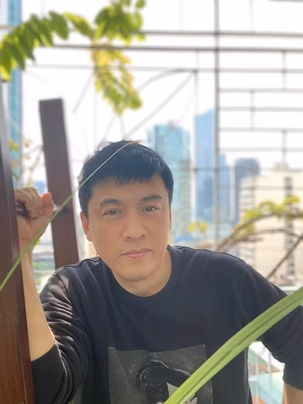 Sau ly hôn, con trai ở với mẹ, còn Lam Trường trở về cuộc sống độc thân. Thời gian này, ca sĩ Lam Trường cũng không có nhiều chia sẻ về sự đổ vỡ của mình.