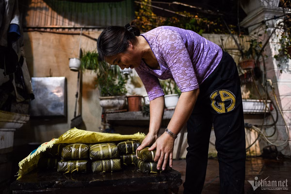 Bà Liên tâm sự, nhờ nồi bánh chưng, kinh tế gia đình tôi thay đổi. Vợ chồng bà xây nhà cửa, cho con cái ăn học đầy đủ. "Đến nay các con đều thành gia lập thất, chúng hay hỏi tôi buôn bán làm gì nữa vì đủ đầy rồi mà không quảng cáo gì nên cũng khó cạnh tranh thị trường. Tôi chỉ bảo vì tôi biết ơn nồi bánh nên còn khỏe, còn sức là tôi vẫn nấu", bà nói.