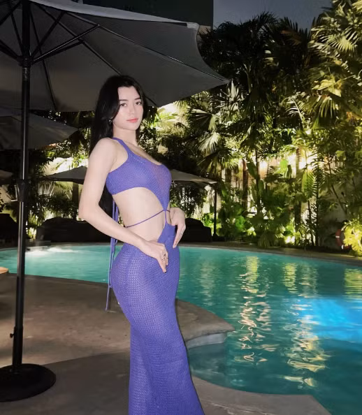 Tuổi thơ khốn khó, rửa bát thuê của Á hậu Hoàng Thị Nhung - Hình 3 Tuoi tho khon kho, rua bat thue cua A hau Hoang Thi Nhung-Hinh-3