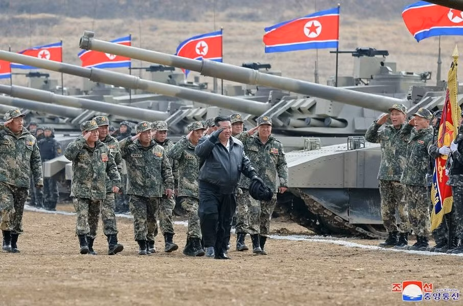 Xe tang M2020 'Armata Trieu Tien' la ban nang cap dua tren T-62?-Hinh-7
