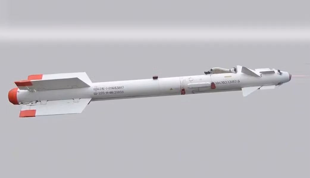 Đầu dò của R-73 rất nhạy cảm với các nguồn nhiệt như động cơ máy bay, nhưng Ukraine phải cần kỹ thuật nhất định để có thể phóng được quả R-73 từ xa.