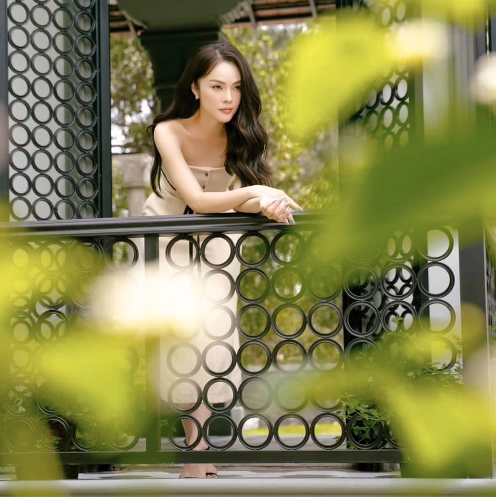 Nhìn lại quãng thời gian sóng gió, Dương Cẩm Lynh nói biết ơn nghịch cảnh đã tôi luyện cho cô sự mạnh mẽ, kiên cường.