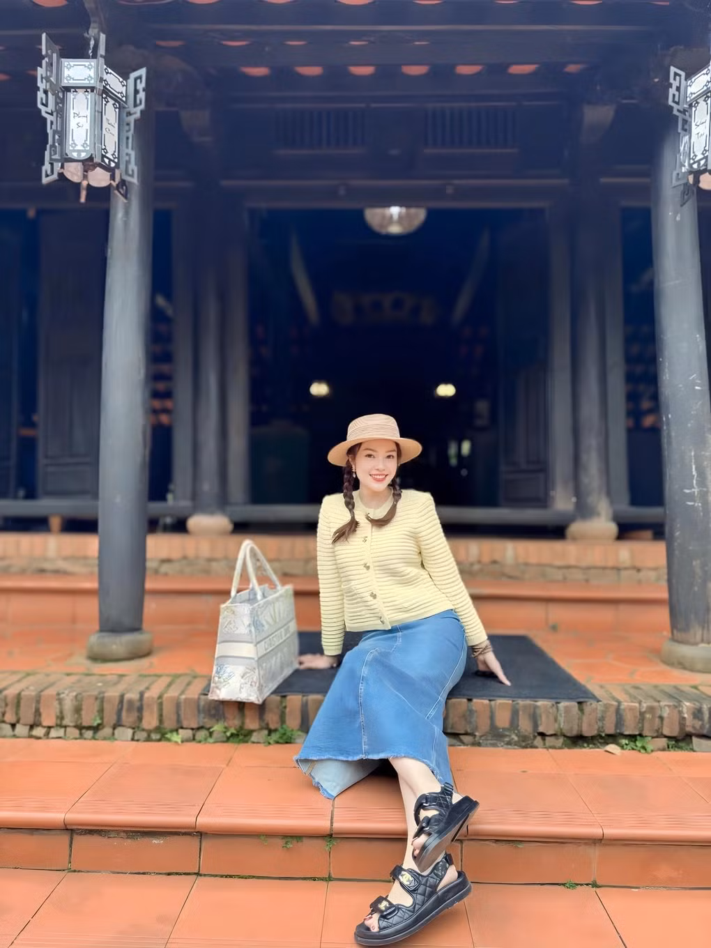 Dương Cẩm Lynh quan điểm mỗi người đều tự quyết định được số phận. Có lúc, cô suy nghĩ tiêu cực, muốn bỏ cuộc, nhưng ở tình thế sa cơ lỡ thời, bị "dồn vào đường cùng", nữ diễn viên như thức tỉnh. "Trong lúc bi cực khốn khó, càng phải dùng hết khả năng có thể, dám đối mặt với áp lực để vượt qua biến cố, thử thách", cô cho hay.