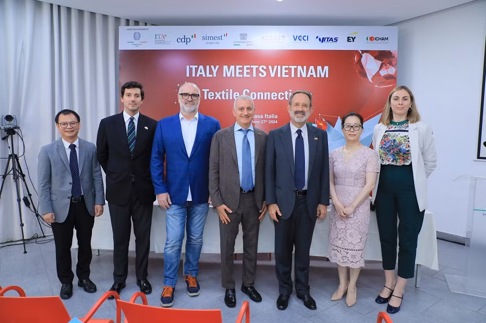 Doanh nghiep Italia gap go Viet Nam ket noi det may-Hinh-4