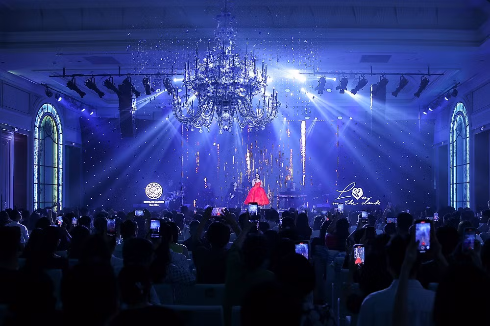 Trai nghiem Hotel de l'Amour Tam Dao lang man cung dem nhac bolero