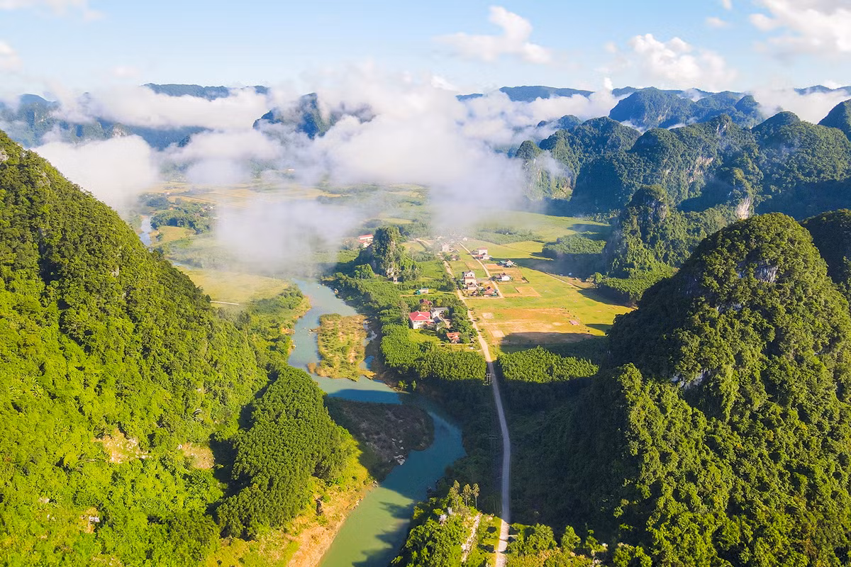 Lang du lich tot nhat nam 2023: Khong chi la danh hieu