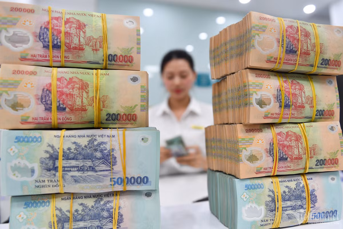 Gui tien ngan hang dai gia Viet ngoi yen cung thu ve tram ty