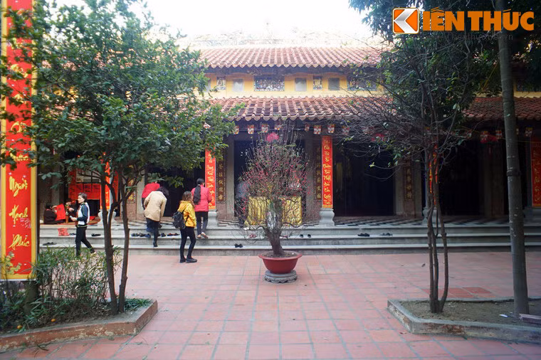 Chùa còn có tên là Vũ Hưng Tự và mang hiệu là Võ Hưng Truyền Am, được ông Trần Văn Thành (tức Hưng Ký), nhà tư sản dân tộc chuyên sản xuất gạch, một tín đồ của Phật giáo xây dựng vào năm 1932.