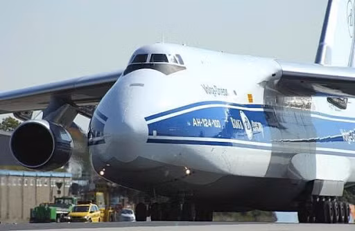 Trong cuộc họp báo tại Nhà Trắng hôm 30/3, Tổng thống Trump cũng cho biết "Tôi phải nói rằng chúng ta có quan hệ tuyệt vời với rất nhiều nước. Nga đã điều một máy bay rất, rất lớn mang theo nhiều hàng hóa và thiết bị y tế. Rất tốt". Nguồn ảnh: Pinterest.