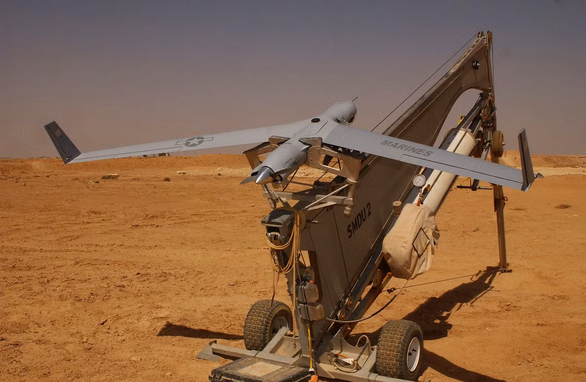 Không chỉ nhận các máy bay không người lái ScanEagle, Mỹ còn cung cấp cho Malaysia linh kiện thay thế và đào tạo nhân lực giúp vận hành được loại máy bay không người lái này tối đa 2000 giờ. Nguồn ảnh: Pinterest.
