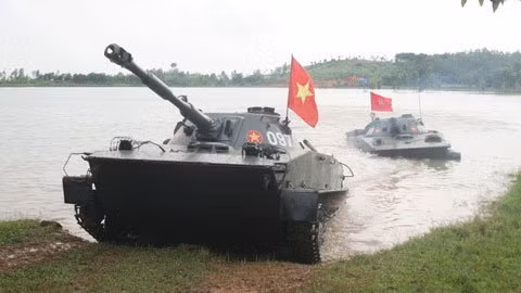 Mặc dù đã nhờ trợ giúp của hải quân cử tàu vận tải đưa các xe tăng lội nước về bờ, tuy nhiên sau nửa năm chờ đợi, bộ đội tăng thiết giáp quyết định tự "lội" về bờ, không cần tới sự hỗ trợ của hải quân. Nguồn: TL.
