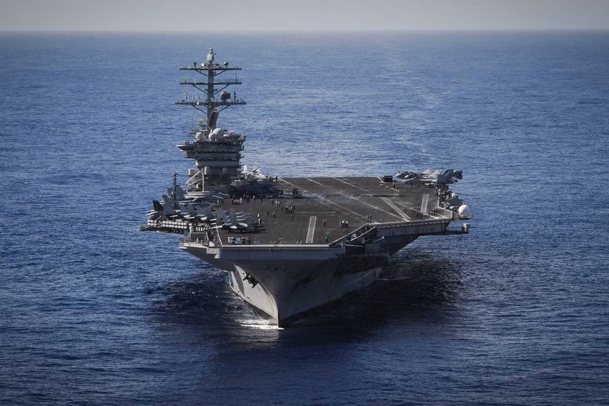 Theo thông tin được đăng tải trên tờ Defense, toàn bộ mọi chiến lược, chiến thuật của Hải quân Mỹ trên khắp thế giới sẽ bị thay đổi với việc lực lương này rút bớt 2 tàu sân bay ra khỏi biên chế. Nguồn ảnh: Pinterest.