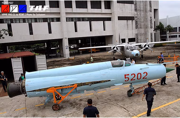 Cũng vào thời điểm này, tất cả các chiến đấu cơ MiG-21 trong biên chế của Việt Nam cũng đã được loại biên, cho nghỉ hưu vì quá cũ. Nguồn ảnh: TAF.