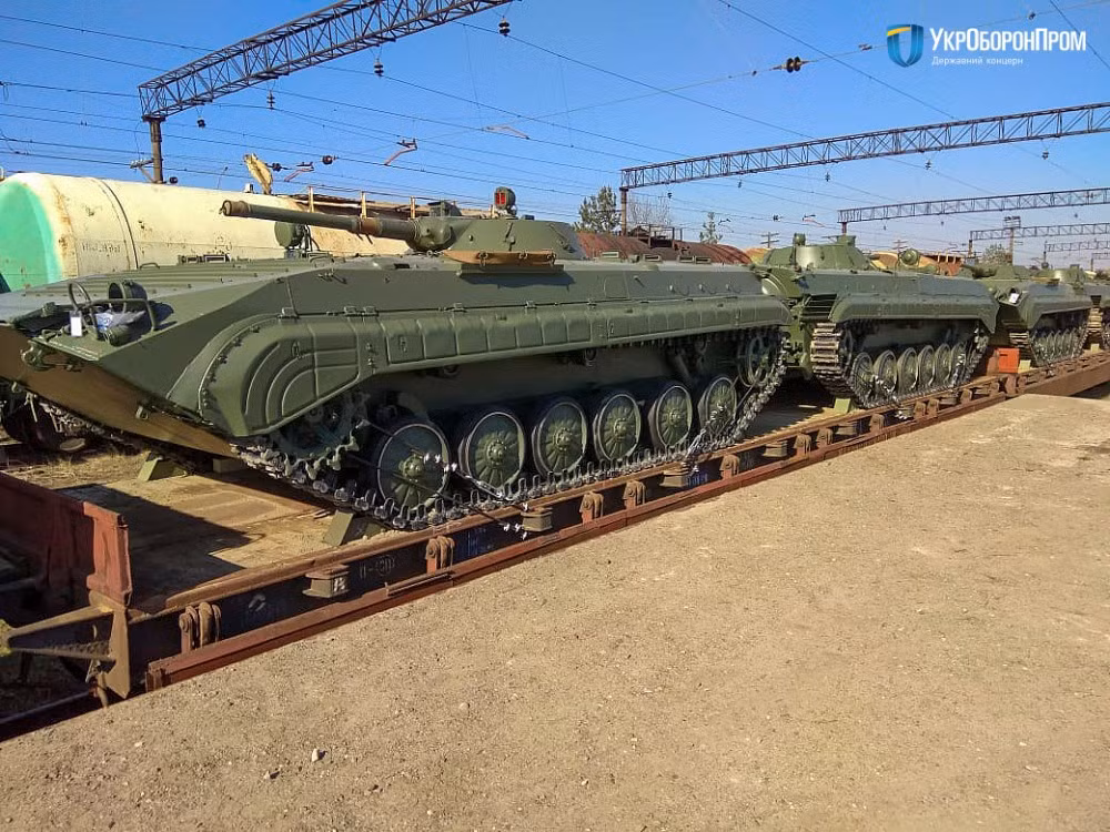 Số liệu thống kê của viện nghiên cứu hoà bình quốc tế cho biết, trong biên chế của Ukraine từng có tới gần 1000 xe chiến đấu bộ binh BMP-1 các loại. Nguồn ảnh: BMDP.