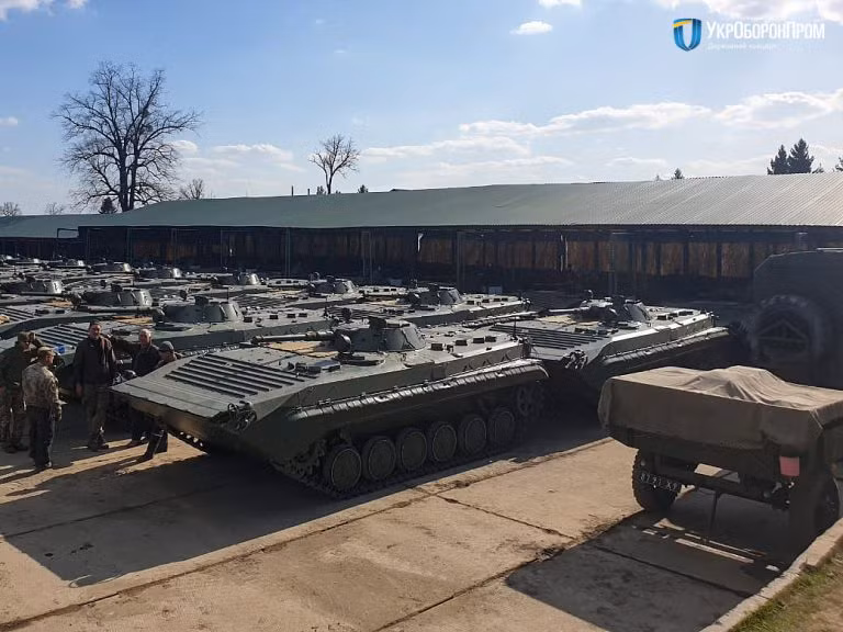 Theo thông tin mới nhất vừa được truyền thông Nga đăng tải, Ukraine vừa nhập khẩu 37 xe chiến đấu bộ binh BMP-1 từ Ba Lan. Nguồn ảnh: BMDP.
