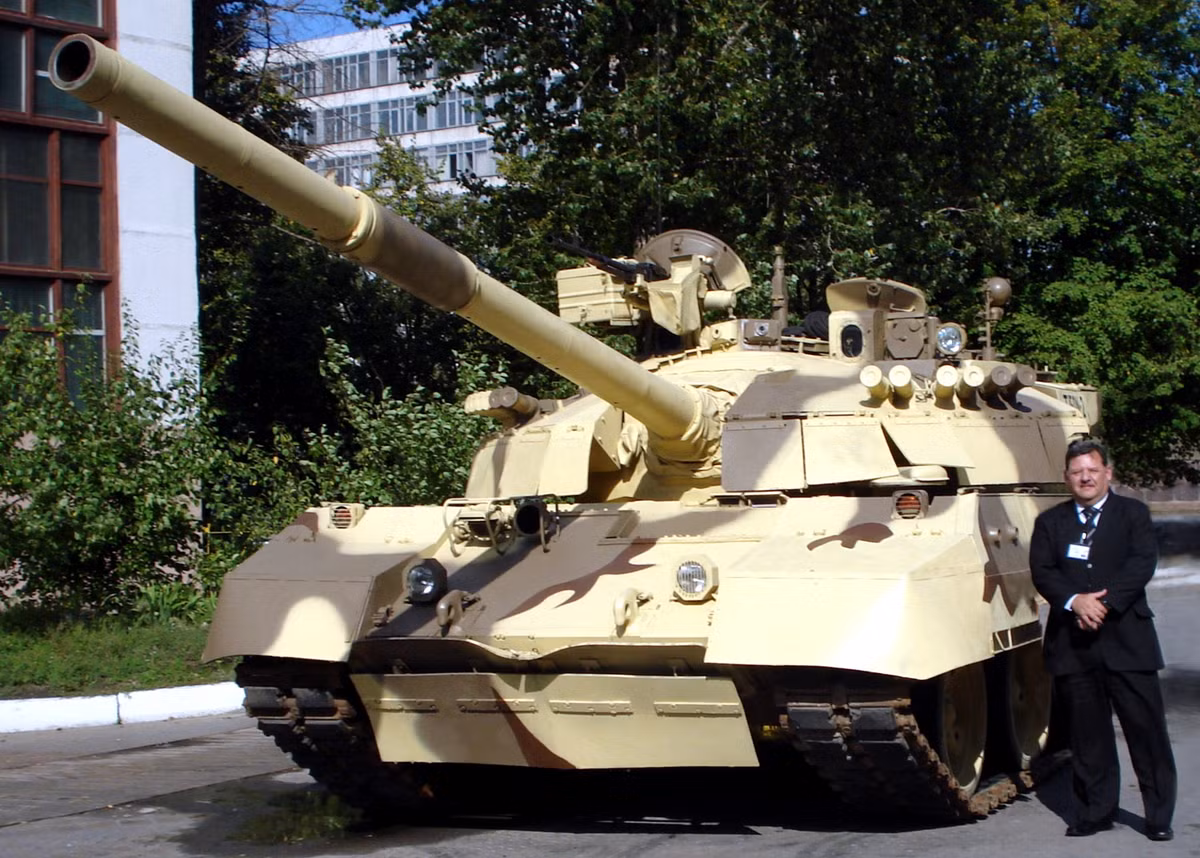Phiên bản nâng cấp T-54/55 lên chuẩn T-55M8A2 Tifon do Ukraine cung cấp có thể coi là bản nâng cấp mang lại sức mạnh, độ hiện đại cao nhất cho các xe tăng T-54/55 trên thế giới. Nguồn ảnh: Pinterest.