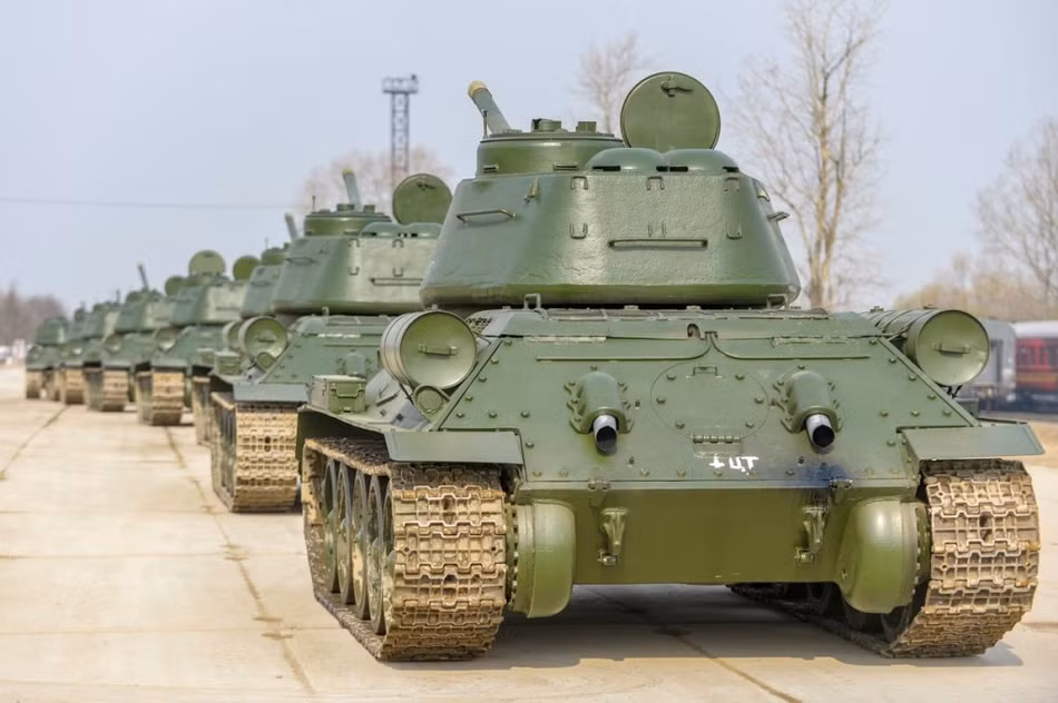 Năm nay, dự kiến sẽ có hẳn một đoàn xe tăng T-34 được tham gia mở màn cho cuộc duyệt binh. Nguồn ảnh: Sina.