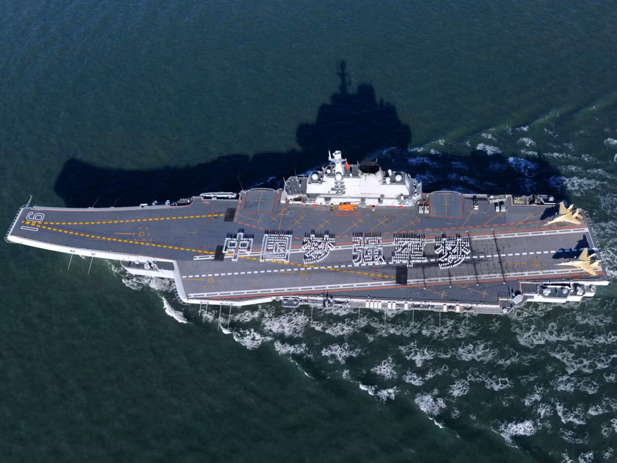 Tàu sân bay duy nhất của Trung Quốc hiện tại có khả năng trực chiến là tàu Type 001 mang tên Sơn Đông. Tuy nhiên cho tới thời điểm hiện tại, tàu sân bay Sơn Đông của Trung Quốc vẫn chưa một lần thực hiện huấn luyện ở Biển Đông . Nguồn ảnh: QQ.
