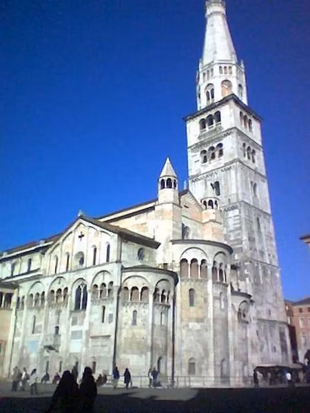 Người Modena đã trả cho Bologna một số thứ đã lấy đi nhưng kiên quyết không trả lại chiếc xô. Chính vì vậy, thành phố Modena hiện giữ chiếc xô khởi mào cuộc chiến với Modena gần 100 năm trước ở bên dưới tầng hầm của tháp chuông Nhà thờ Torre della Ghirlandina. Mời quý độc giả xem video: Cuộc hội ngộ 37 năm sau chiến tranh (nguồn: VTC14).