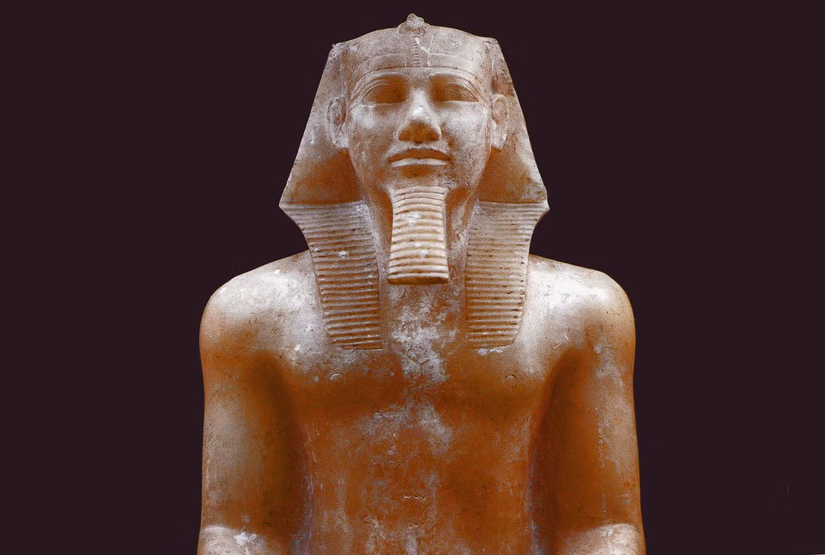 Do đó, pharaoh Ai Cập nhanh chóng rơi vào tình trạng thừa cân, có cơ thể mũm mĩm.