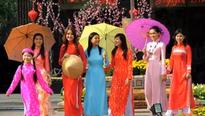 Tet Canh Ty 2020: Xuat hanh huong nao de phuc loc trai dai, tien vang day ket?