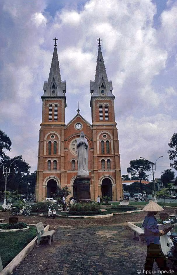 Nhà thờ Đức Bà ở Sài Gòn.