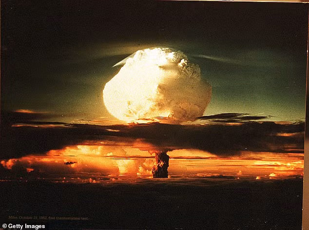 Sau khi Thế chiến 2 kết thúc, Seborer làm kỹ sư điện cho Hải quân Mỹ. Trong thời gian làm việc, sĩ quan cấp trên của Seborer liên tục báo cáo rằng ông có vấn đề về an ninh, bảo mật nhưng không cho rằng ông là gián điệp.