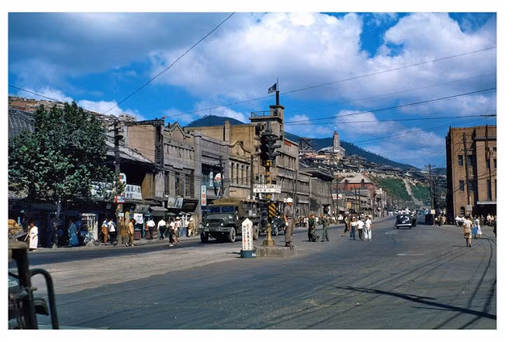 Khu vực gần nhà ga cũ ở Busan năm 1953.
