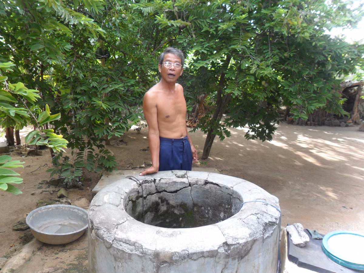 Ông Dự, người chủ nhân của giếng lạ.