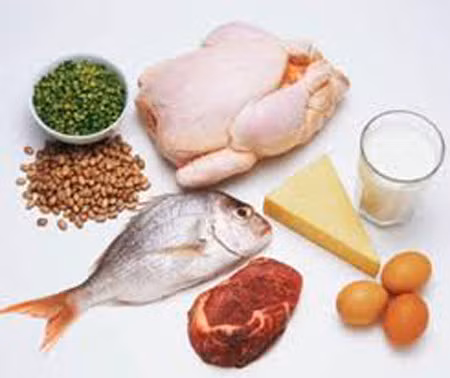 Với sỏi canxi, yếu tố thúc đẩy tạo sỏi là thức ăn chứa nhiều oxalat, natri, protein động vật, vitamin C, đường carbonhydrate. Yếu tố ngăn ngừa tạo sỏi là thức ăn chứa nhiều kali, magesium, vitamin B6, phylate...