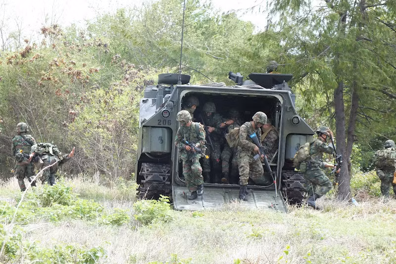 Mỗi chiếc AAV7-A1 chở được tới 21 người. Nguồn ảnh: Thai Defence News